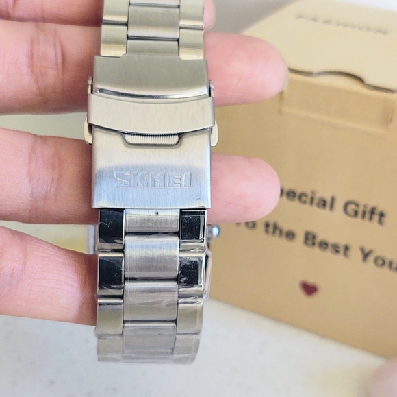 🎄NIB Fashion Watch (Women's)♀️ - Picture 5 of 7